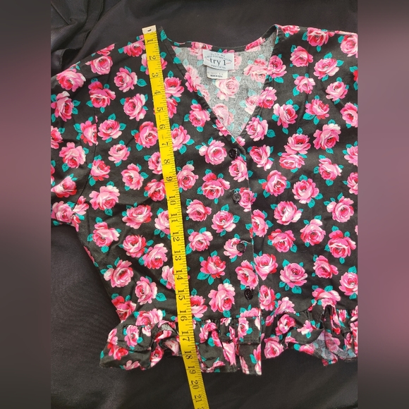 Vintage Peplum Floral Button-Up Top - Picture 7 of 8